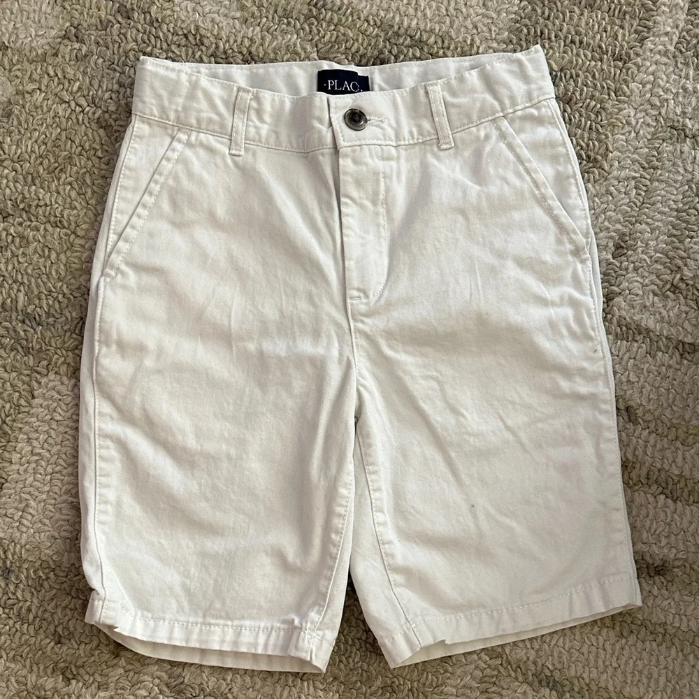 The Children's Place White Flat Front Boy’s Shorts size 8